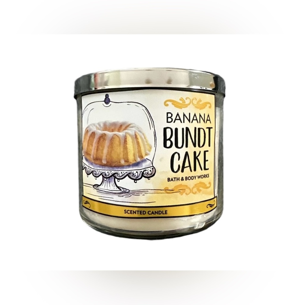 BATH & BODY WORKS 3 WICK CANDLE BANANA BUNDT CAKE NEW